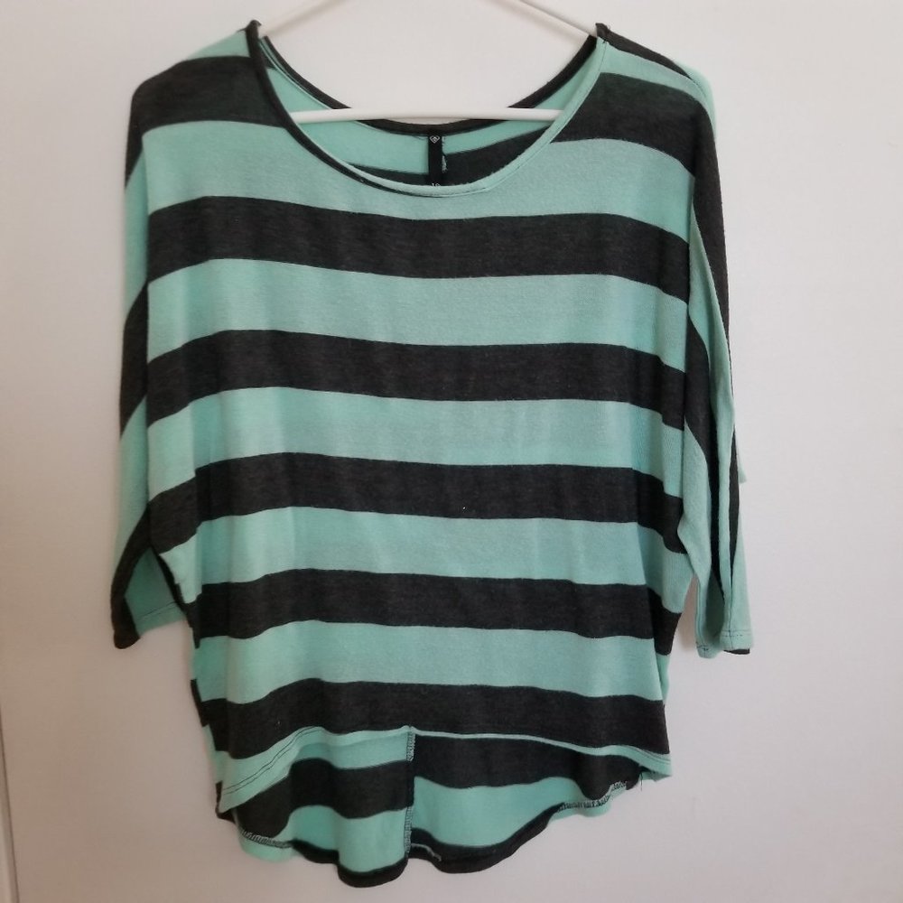 Love Culture Dolman Sleeve Sweater Size S/M